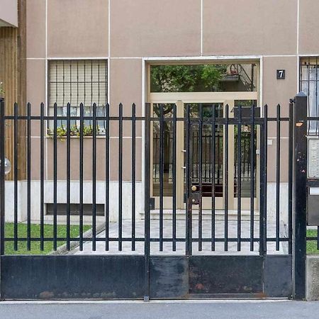 Milano City Apartments - Parking And Comfort - Spacious Apt Up To 8 Pax Exterior photo