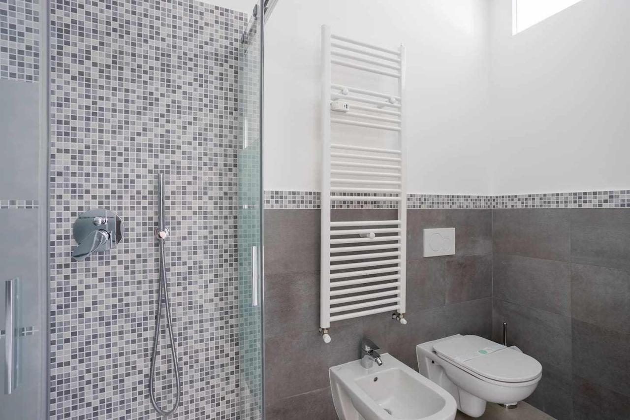 Milano City Apartments - Parking And Comfort - Spacious Apt Up To 8 Pax Exterior photo
